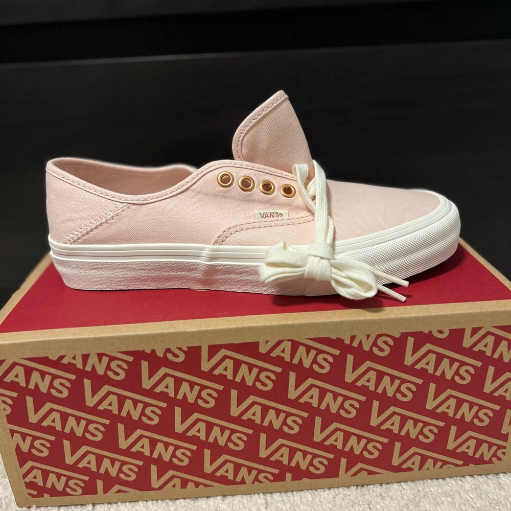 Vans Authentic SF Pink Canvas Sneakers Women’s 8.5 / Men’s 7 – Brand New in Box